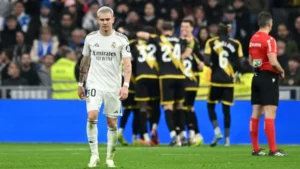 Ni Franco Mastantuono se salvó de los silbidos de un Santiago Bernabéu
