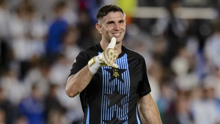 El entrenador de Juventus reconoció el interés por Emiliano Martínez
